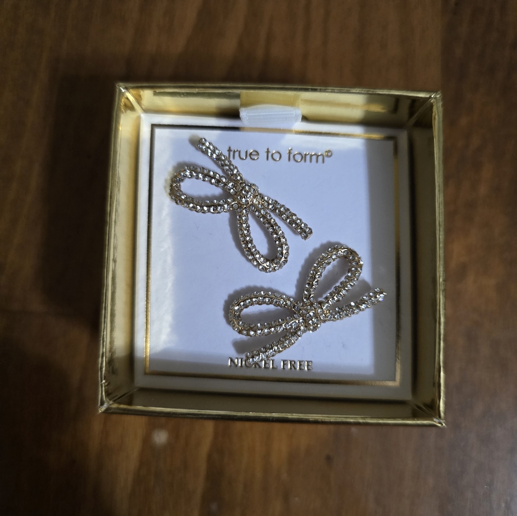Bow Earrings 25$